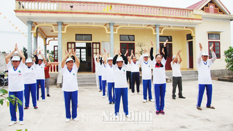 CLB dưỡng sinh Thức vũ kinh xóm Đồng Thành, xã Nghĩa Lạc luôn thu hút đông hội viên tập luyện thường xuyên.