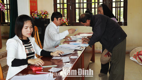 BHXH huyện Giao Thủy mở rộng phát triển đối tượng BHYT hộ gia đình.