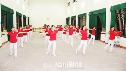 Một buổi tập luyện của CLB Thái cực trường sinh đạo phường Vị Xuyên (TP Nam Định).  Bài và ảnh: thanh ngọc
