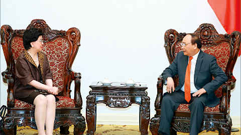 Thủ tướng Nguyễn Xuân Phúc tiếp bà Ma-gơ-rét Chan, Tổng Giám đốc Tổ chức Y tế Thế giới.