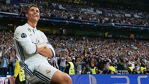 C. Ronaldo lập cú hat-trick ấn tượng cho Real Madrid.