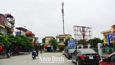 Cột tháp ăng-ten truyền thông được xây dựng tại số 2 đường Trần Đăng Ninh (TP Nam Định).