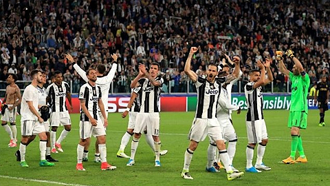 Niềm hân hoan của các cầu thủ Juventus sau hai lượt trận toàn thắng.