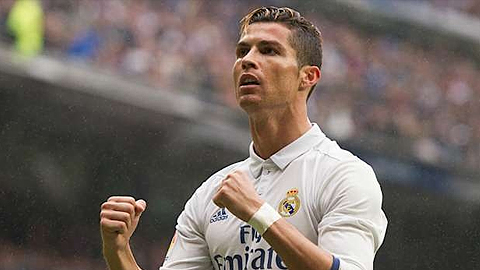 Cristiano Ronaldo đã vượt mốc 400 bàn thắng cho Real trên mọi đấu trường. Ảnh: Goal