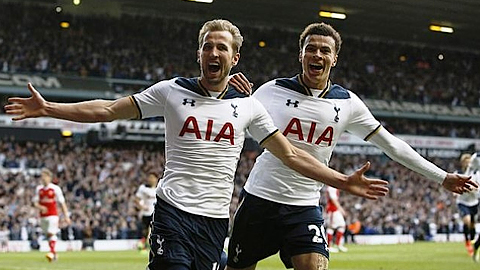 Hai tài năng trẻ H. Kane (trái) và D. Alli - tương lai của Tottenham.
