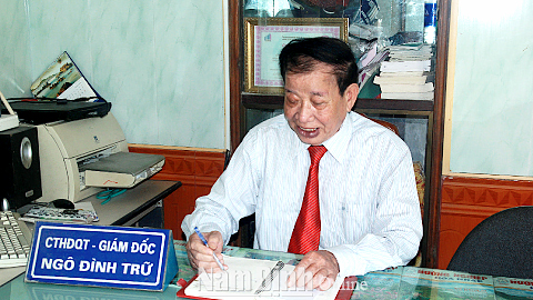CCB Ngô Đình Trữ, xã Lộc An (TP Nam Định) đang rà soát danh sách những người nghèo cần trợ giúp.