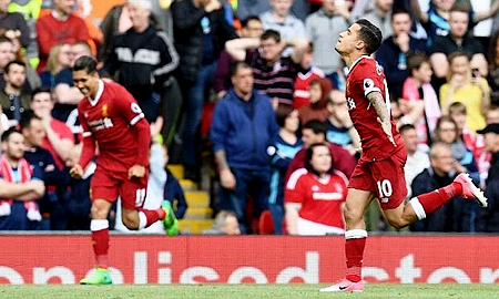 Các cầu thủ Liverpool (áo đỏ) vượt qua áp lực, thắng 3-0 và giành suất dự Champions League.