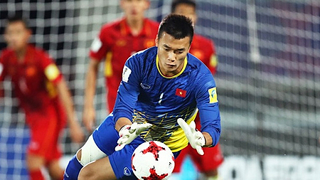 Thủ môn Tiến Dũng xứng đáng là cầu thủ xuất sắc nhất của U20 Việt Nam trong trận đấu này với nhiều pha cản phá xuất thần.