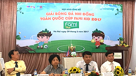 Tổng Thư ký Liên đoàn Bóng đá Việt Nam Lê Hoài Anh phát biểu tại buổi họp báo.