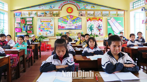Học sinh Trường Tiểu học Bình Hòa (Giao Thủy) trong một giờ học.