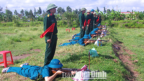 Lực lượng DQTV huyện Xuân Trường huấn luyện nâng cao khả năng SSCĐ.