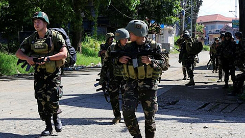Quân tiếp viện của Chính phủ Philippines tại Amai Pakpak, thành phố Marawi, Philippines, ngày 13-6-2017. (Ảnh: Reuters)