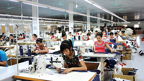 Sản xuất các sản phẩm xuất khẩu tại Cty CP May Nam Định, KCN Hòa Xá (TP Nam Định).