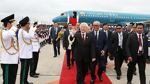 Lễ đón Tổng Bí thư Nguyễn Phú Trọng tại sân bay Quốc tế Pô-chen-tông ở Thủ đô Phnôm-pênh. 