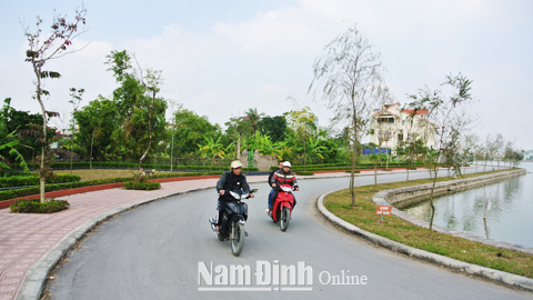 Đường quanh hồ Lộc Vượng thuộc phường Lộc Vượng (TP Nam Định) được cải tạo nâng cấp khang trang, sạch đẹp.
