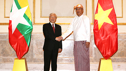 Tổng thống Mi-an-ma Tin Chô đón Tổng Bí thư Nguyễn Phú Trọng.