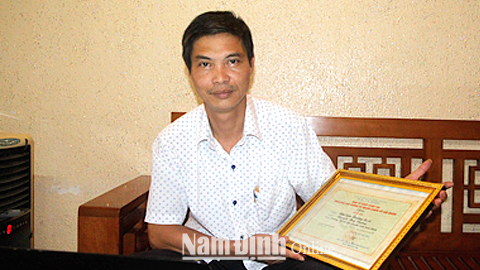Thầy giáo Nguyễn Duy Dương, Trường THPT Ngô Quyền (TP Nam Định) - người sống sót về từ trận đánh trên đảo Gạc Ma ngày 14-3-1988.