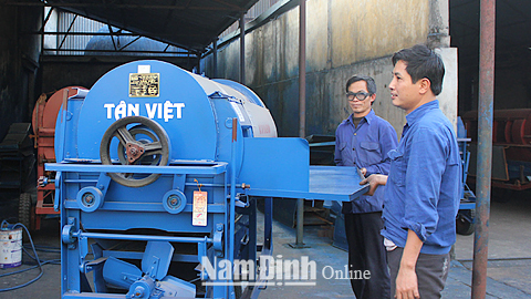 Sản xuất máy nông nghiệp tại Cty TNHH Tân Việt, CCN Xuân Tiến.