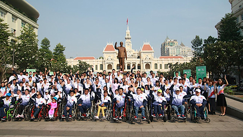 Đoàn Thể thao người khuyết tật tại lễ xuất quân dự Para Games lần thứ 9.