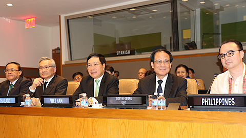 Phó Thủ tướng, Bộ trưởng Bộ Ngoại giao Phạm Bình Minh dự cuộc họp Bộ trưởng Ngoại giao các nước ASEAN với Tổng Thư ký LHQ và Chủ tịch Đại hội đồng LHQ.