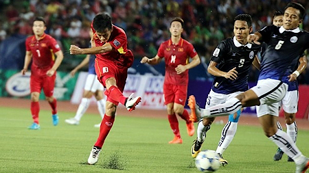 Đội trưởng Văn Quyết mở tỷ số cho Việt Nam ở trận đấu lượt đi.