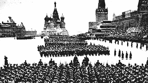 Nhân dân Nga Xô Viết trong Cuộc cách mạng Tháng Mười năm 1917. Ảnh: Tư liệu