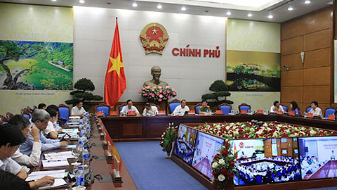 Phó Thủ tướng Thường trực Trương Hòa Bình với các đại biểu tại Hội nghị.
