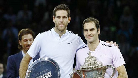 Roger Federer đã xuất sắc lội ngược dòng để lên ngôi vô địch.