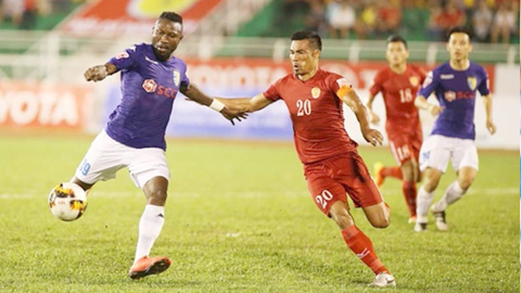 Cầu thủ vào sân thay người Hoàng Vũ Samson ấn định chiến thắng 4-0 cho Hà Nội.