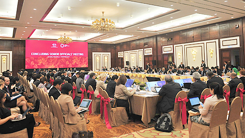 Toàn cảnh khai mạc phiên toàn thể kỳ họp lần thứ tư Hội đồng Tư vấn Kinh doanh APEC (ABAC) sáng 5-11-2017 tại Đà Nẵng. Ảnh: TTXVN