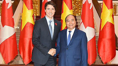 Thủ tướng Nguyễn Xuân Phúc và Thủ tướng Ca-na-đa Giu-xtin Tru-đô.