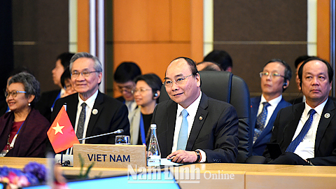 Thủ tướng Nguyễn Xuân Phúc dự Hội nghị Cấp cao ASEAN với Hoa Kỳ, Trung Quốc, Hàn Quốc, Nhật Bản. Ảnh: Quang Hiếu