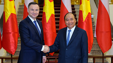 Thủ tướng Nguyễn Xuân Phúc hội kiến với Tổng thống Cộng hòa Ba Lan An-đrây Đu-đa.