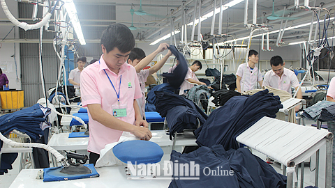 Công đoàn Cty TNHH Geu-Lim Culture and Fashion (Vụ Bản) luôn phối hợp với chuyên môn chăm lo tốt đời sống người lao động.