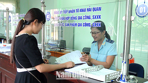 Hoạt động giao dịch tại Chi cục Hải quan Nam Định.