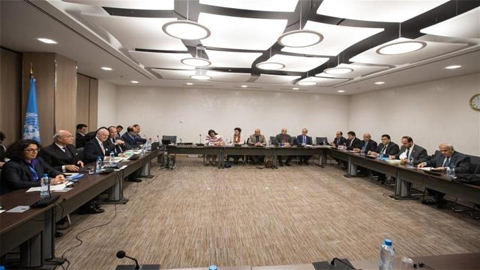 Toàn cảnh cuộc họp giữa phái đoàn phe đối lập Syria và Đặc phái viên LHQ Mistura tại Geneva. (Ảnh: Tân Hoa xã)