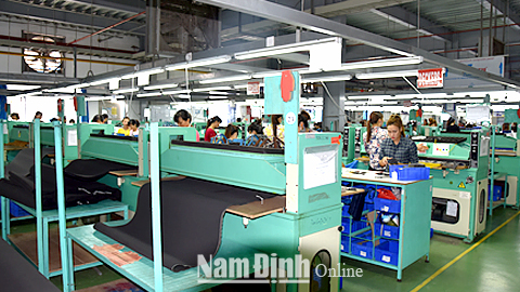 Cty TNHH Giầy Amara Việt Nam đầu tư phát triển sản xuất trên địa bàn huyện Trực Ninh, thu hút nhiều lao động, góp phần thực hiện Chương trình xây dựng nông thôn mới.