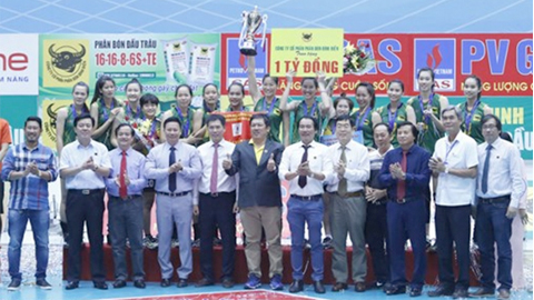 Niềm hân hoan của các cô gái VTV Bình Điền Long An với chức vô địch quốc gia.