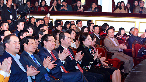 Chủ tịch nước Trần Đại Quang và Phu nhân đến dự.