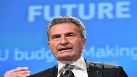 Ủy viên phụ trách ngân sách Liên minh châu Âu (EU) Günther Oettinger. Ảnh: AFP/TTXVN