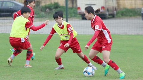Các tuyển thủ nữ quốc gia tích cực luyện tập chuẩn bị cho vòng chung kết Asian Cup nữ 2018.