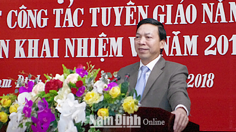 Đồng chí Trần Văn Chung, Phó Bí thư Thường trực Tỉnh ủy, Chủ tịch HĐND tỉnh phát biểu chỉ đạo hội nghị.