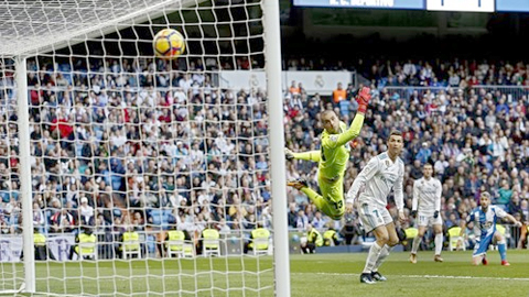 Pha ghi bàn tuyệt đẹp nâng tỷ số lên 2-1 của Gareth Bale ở phút 42.