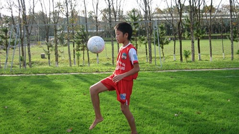 Lương Xuân Trường (đội trưởng U.23 Việt Nam) năm 13 tuổi ăn tập ở Học viện Hoàng Anh Gia Lai-Arsenal JMG.