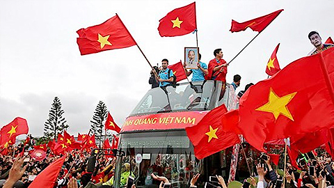 Đội tuyển U23 Việt Nam được người hâm mộ chào đón trong ngày về