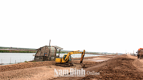 San nền, cải tạo bãi nuôi ngao tại xã Giao Lạc (Giao Thủy).