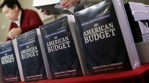 Dự thảo ngân sách liên bang của Tổng thống Mỹ Đ.Trăm. Ảnh GETTY