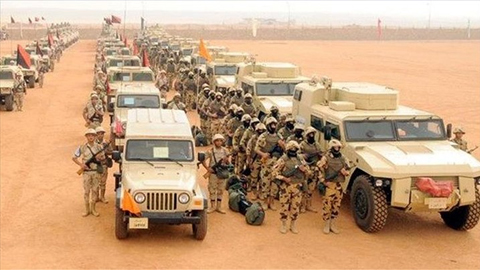 Quân đội Ai Cập chuẩn bị mở cuộc tiến công chống khủng bố ở bán đảo Xi-nai. Ảnh EA