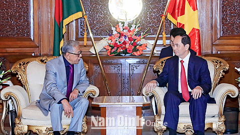 Chủ tịch nước Trần Đại Quang hội kiến với Tổng thống Băng-la-đét, Mô-ha-mét Áp-đun Ha-mít. Ảnh: Nhan Sáng - TTXVN