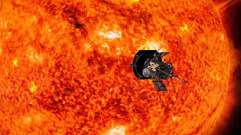  Tàu vũ trụ Parker Solar Probe sẽ tiếp cận Mặt Trời để thu thập dữ liệu. Ảnh: NASA.